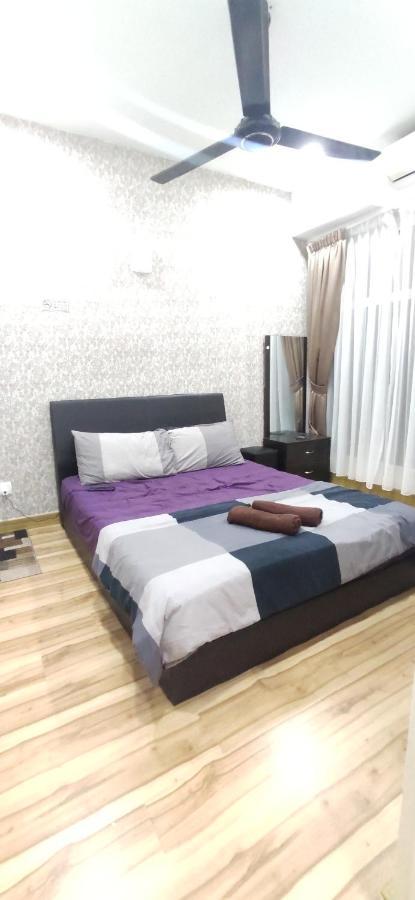 Apartamento Dperdana -Dinies Pool,Wifi, Centre Of Kota Bharu, 4-5 Pax Exterior foto