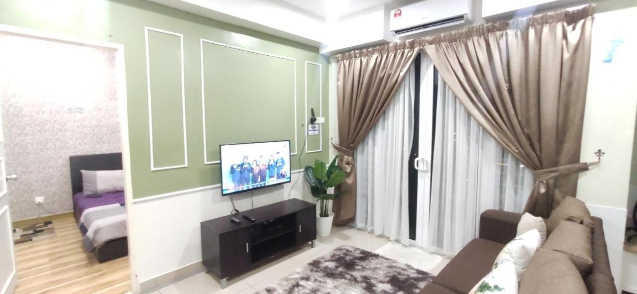 Apartamento Dperdana -Dinies Pool,Wifi, Centre Of Kota Bharu, 4-5 Pax Exterior foto
