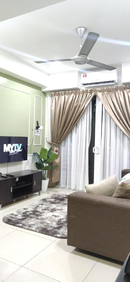 Apartamento Dperdana -Dinies Pool,Wifi, Centre Of Kota Bharu, 4-5 Pax Exterior foto