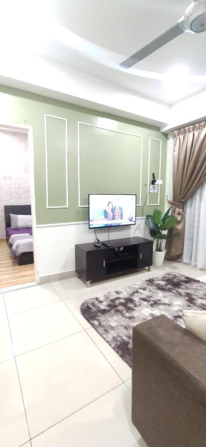 Apartamento Dperdana -Dinies Pool,Wifi, Centre Of Kota Bharu, 4-5 Pax Exterior foto