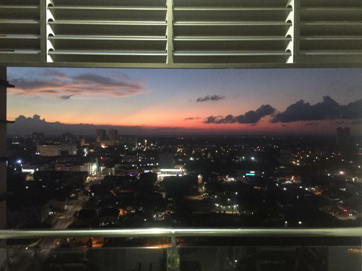 Apartamento Dperdana -Dinies Pool,Wifi, Centre Of Kota Bharu, 4-5 Pax Exterior foto
