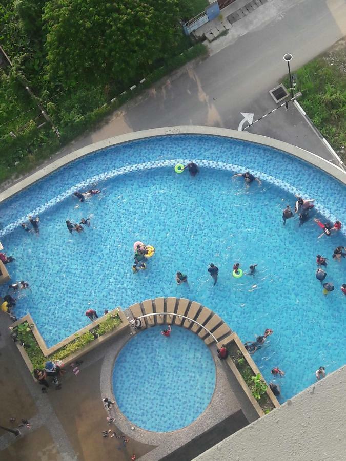 Apartamento Dperdana -Dinies Pool,Wifi, Centre Of Kota Bharu, 4-5 Pax Exterior foto